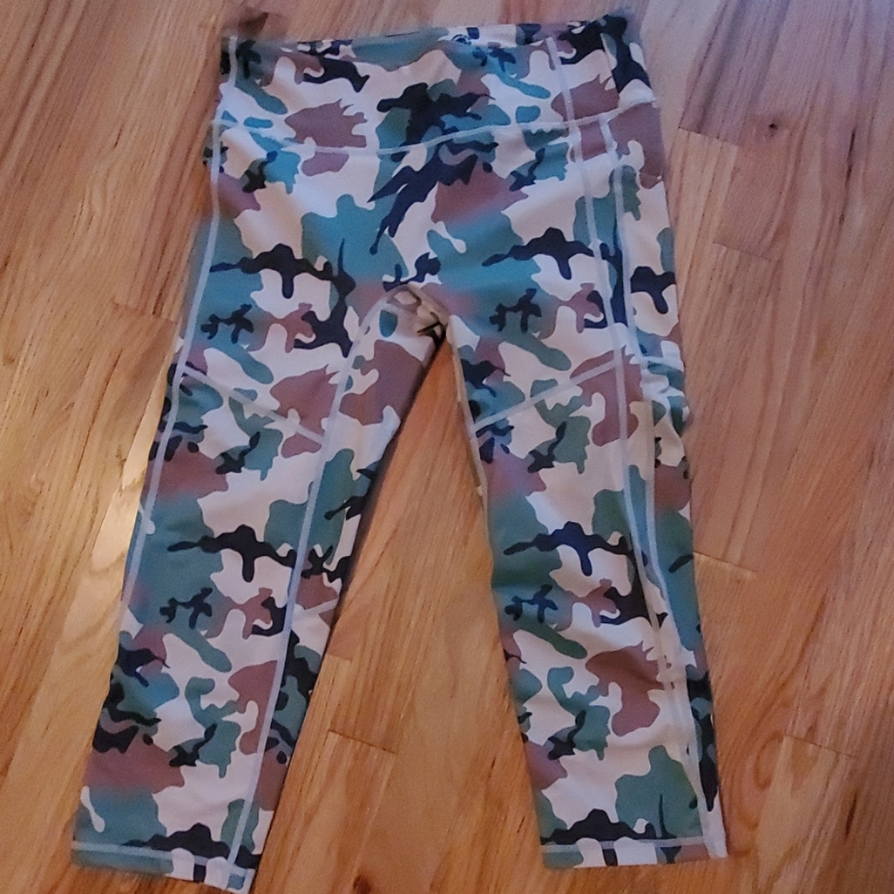 Feed Me, Fight Me Cropped Leggings